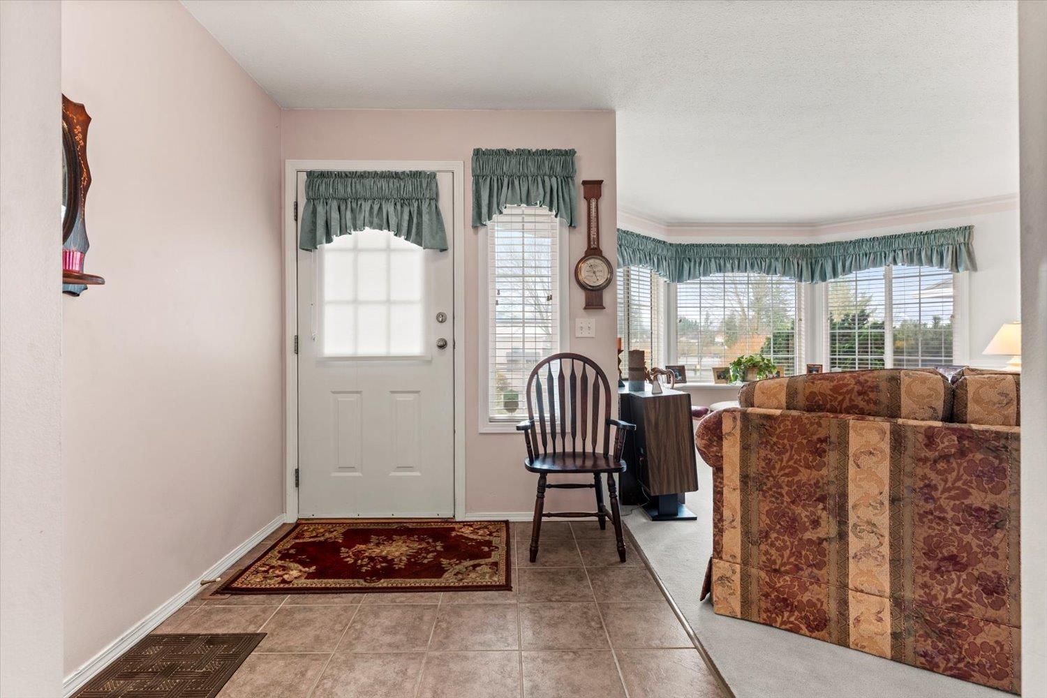 5754 Tyson Road, Sardis South, Chilliwack, British Columbia  V2R 3R6 - Photo 3 - R3075412