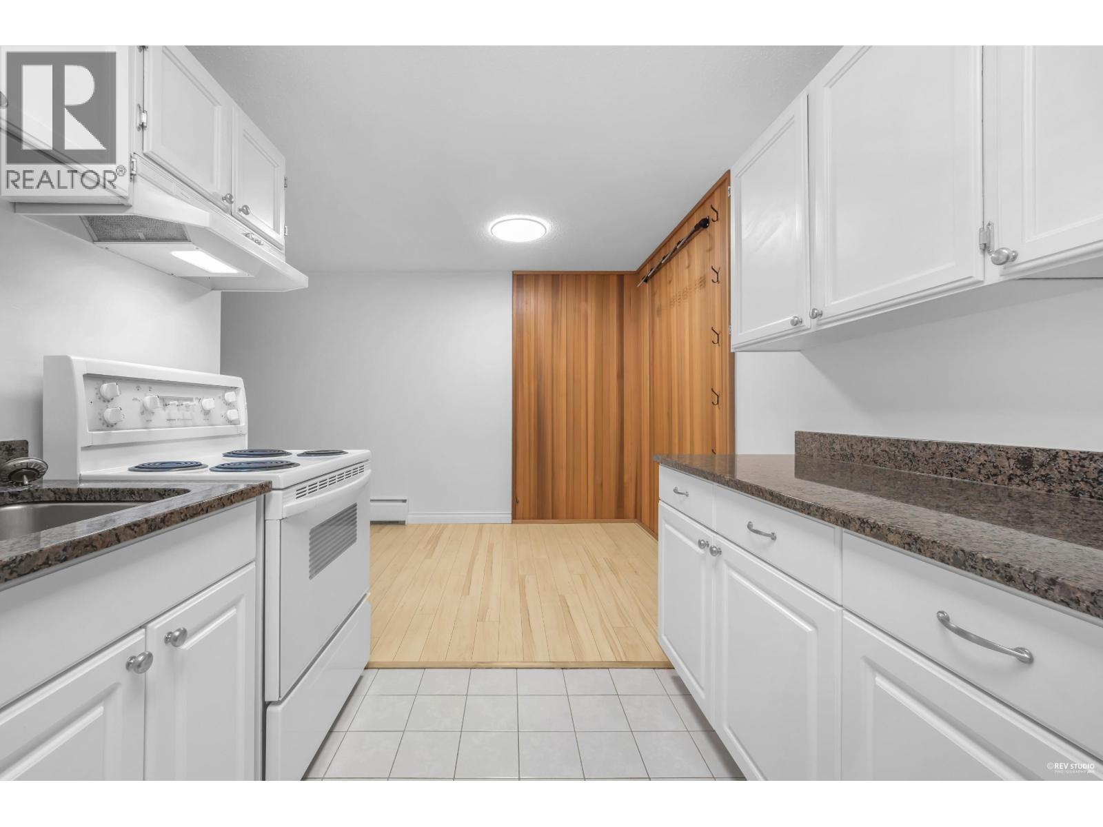 103 150 E 5th Street, North Vancouver, British Columbia  V7L 1L5 - Photo 12 - R3076035