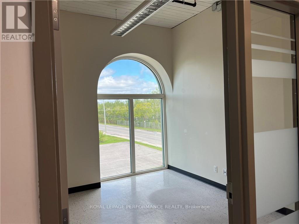 202 - 352 Main Street, Hawkesbury, Ontario  K6A 1A5 - Photo 3 - X10402479