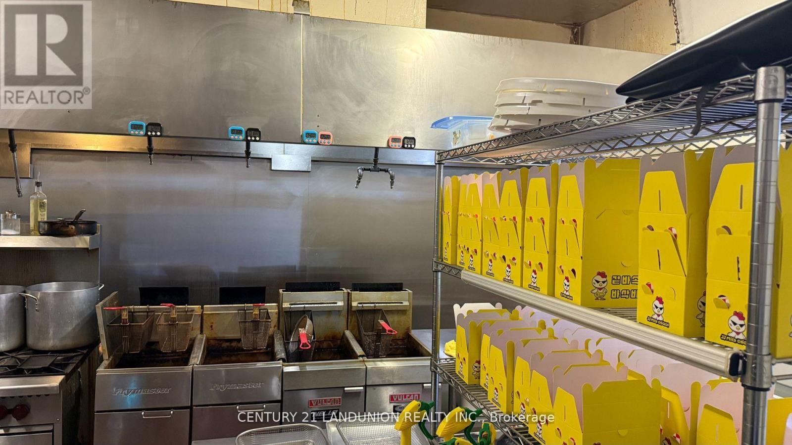 2539 Eglinton Avenue W, Toronto, Ontario  M6M 1T2 - Photo 3 - W12664130