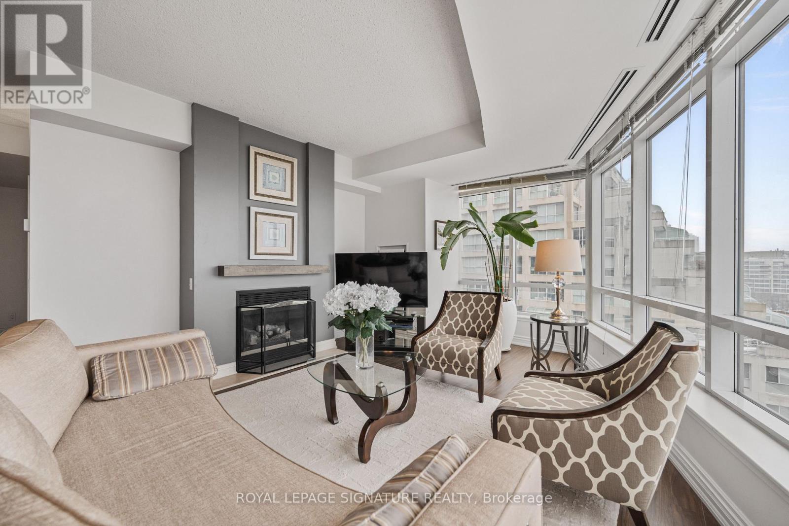 801e - 500 Queens Quay W, Toronto, Ontario  M5V 3K8 - Photo 2 - C12654274