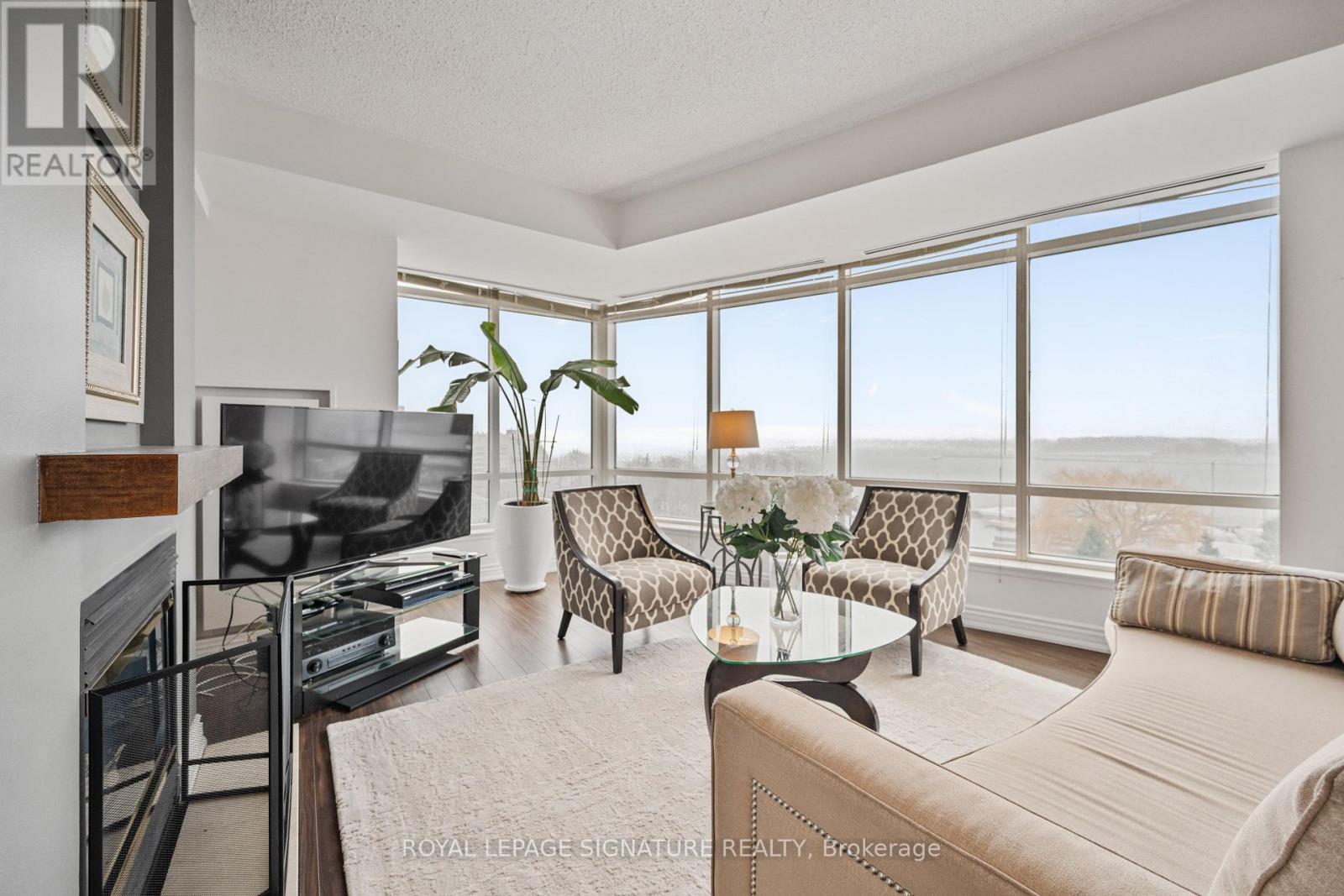 801e - 500 Queens Quay W, Toronto, Ontario  M5V 3K8 - Photo 1 - C12654274