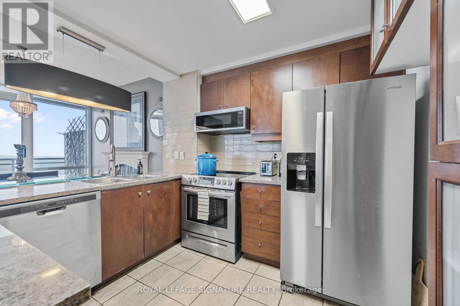 801e - 500 Queens Quay W, Toronto, Ontario  M5V 3K8 - Photo 11 - C12654274