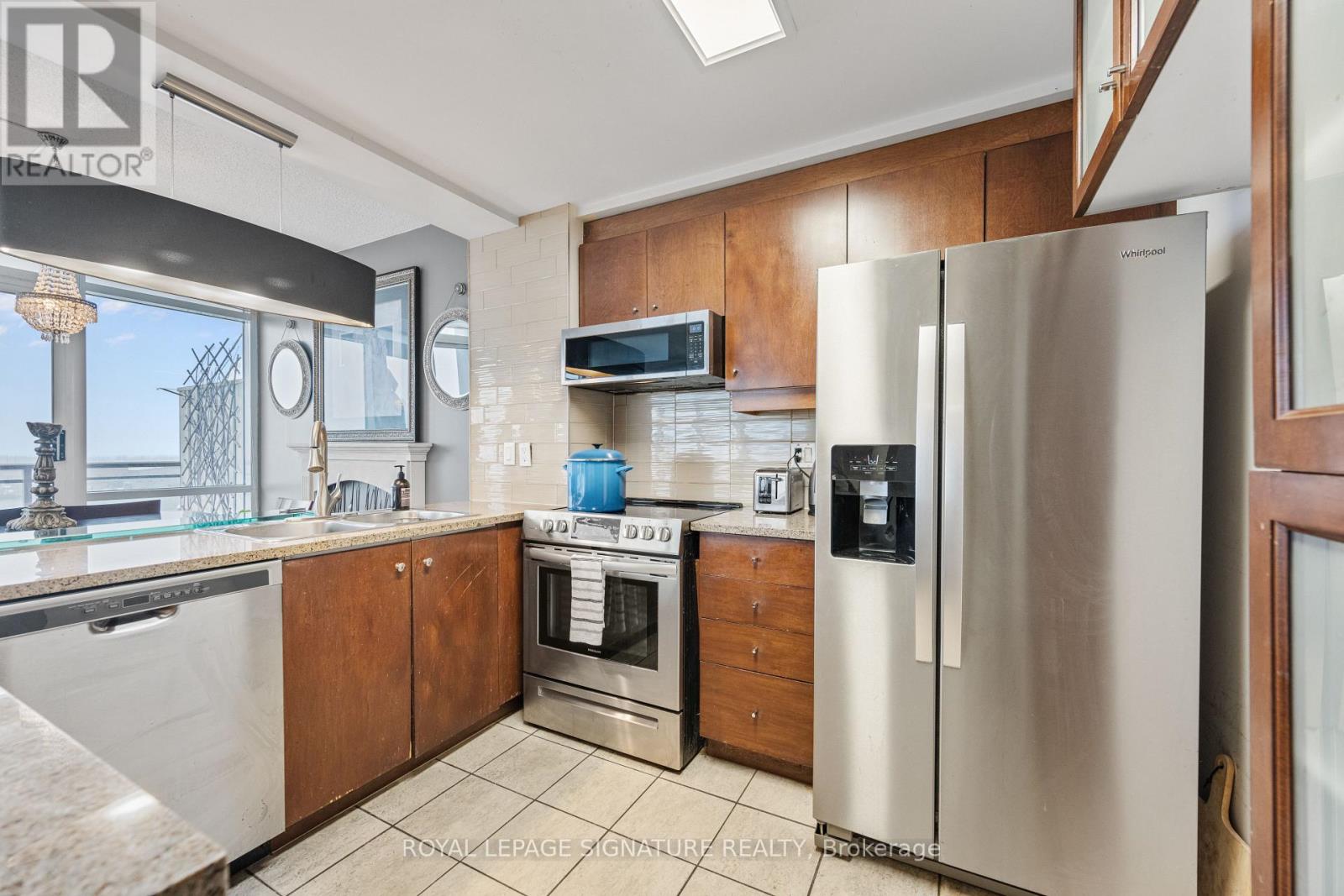 801e - 500 Queens Quay W, Toronto, Ontario  M5V 3K8 - Photo 9 - C12654274