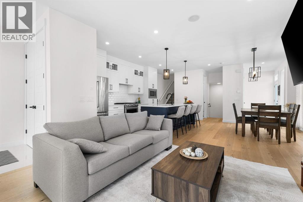 3001 26a Street Sw, Calgary, Alberta  T3E 2E2 - Photo 11 - A2277071