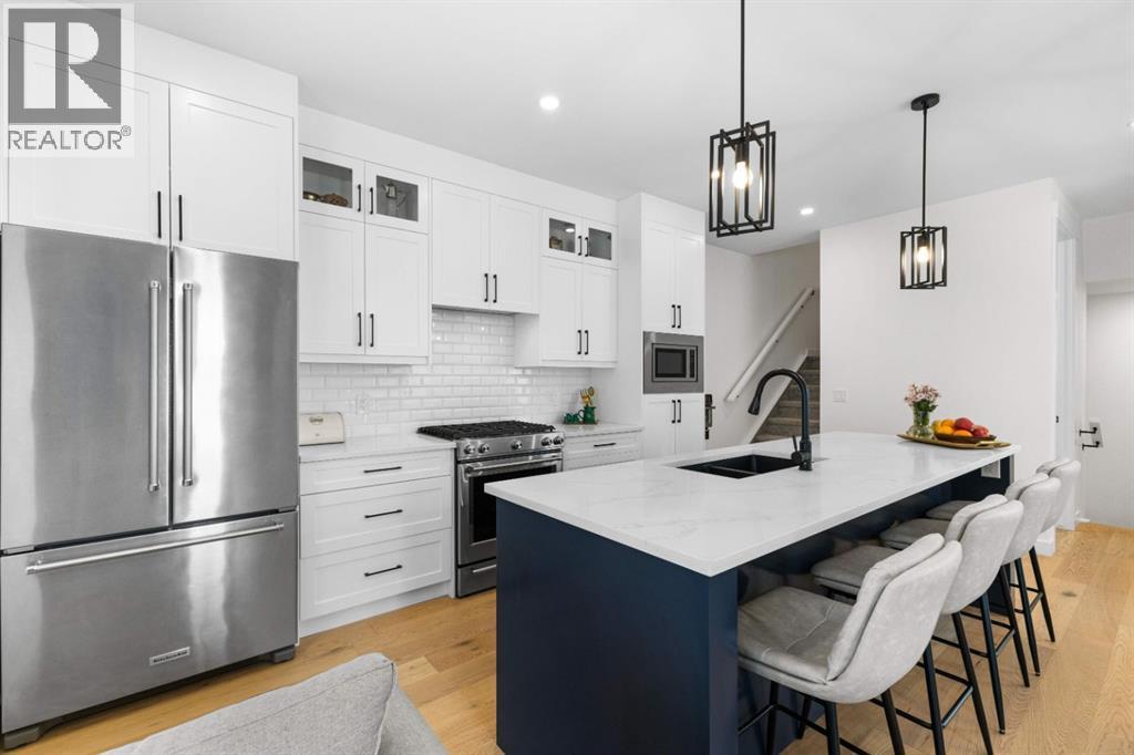 3001 26a Street Sw, Calgary, Alberta  T3E 2E2 - Photo 12 - A2277071