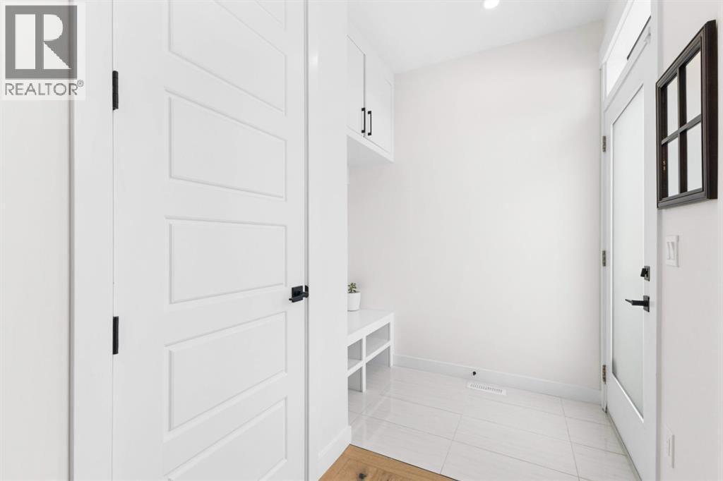 3001 26a Street Sw, Calgary, Alberta  T3E 2E2 - Photo 23 - A2277071