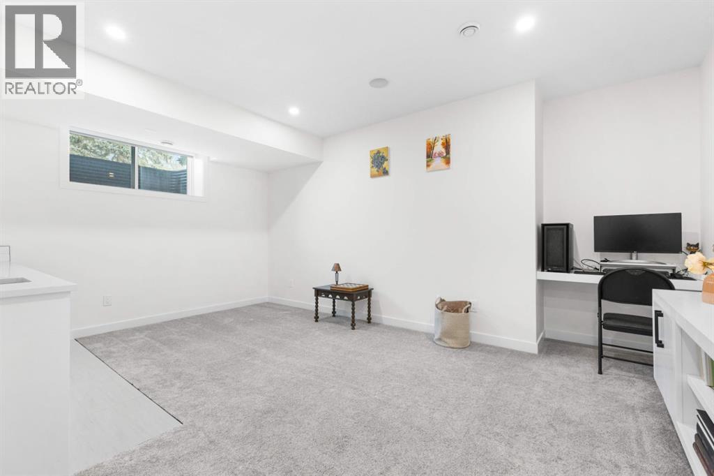 3001 26a Street Sw, Calgary, Alberta  T3E 2E2 - Photo 36 - A2277071