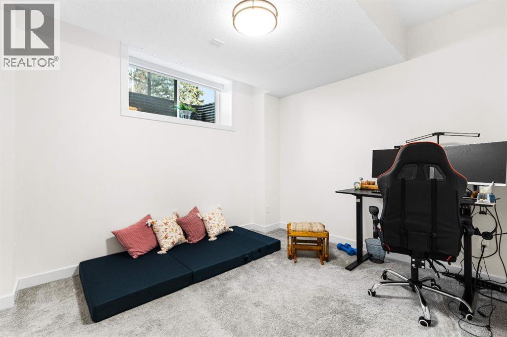 3001 26a Street Sw, Calgary, Alberta  T3E 2E2 - Photo 39 - A2277071