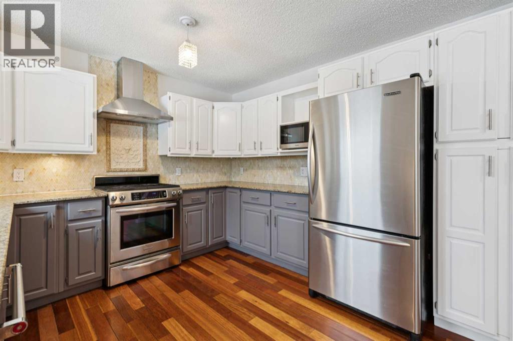 2208 Sirocco Drive Sw, Calgary, Alberta  T3H 2T9 - Photo 18 - A2275448