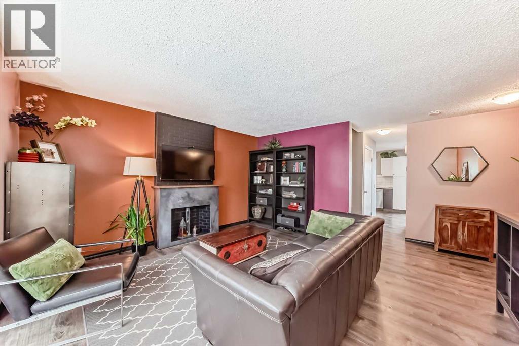 238 Berwick Drive Nw, Calgary, Alberta  T3K 1P5 - Photo 20 - A2276956