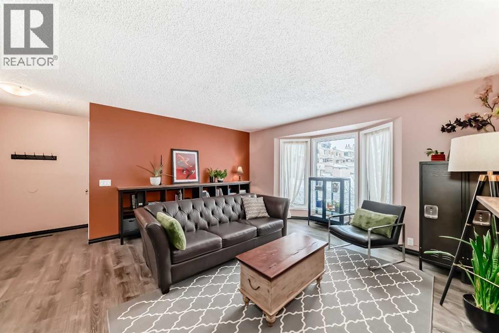 238 Berwick Drive Nw, Calgary, Alberta  T3K 1P5 - Photo 22 - A2276956