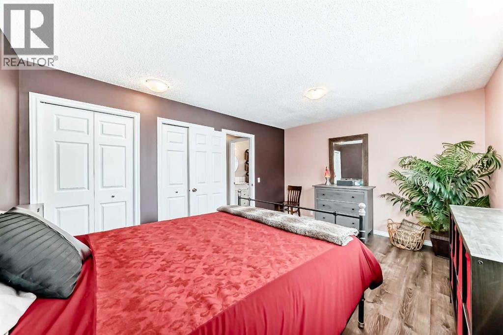 238 Berwick Drive Nw, Calgary, Alberta  T3K 1P5 - Photo 30 - A2276956