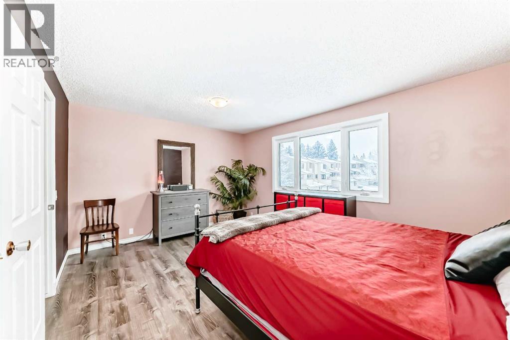 238 Berwick Drive Nw, Calgary, Alberta  T3K 1P5 - Photo 31 - A2276956