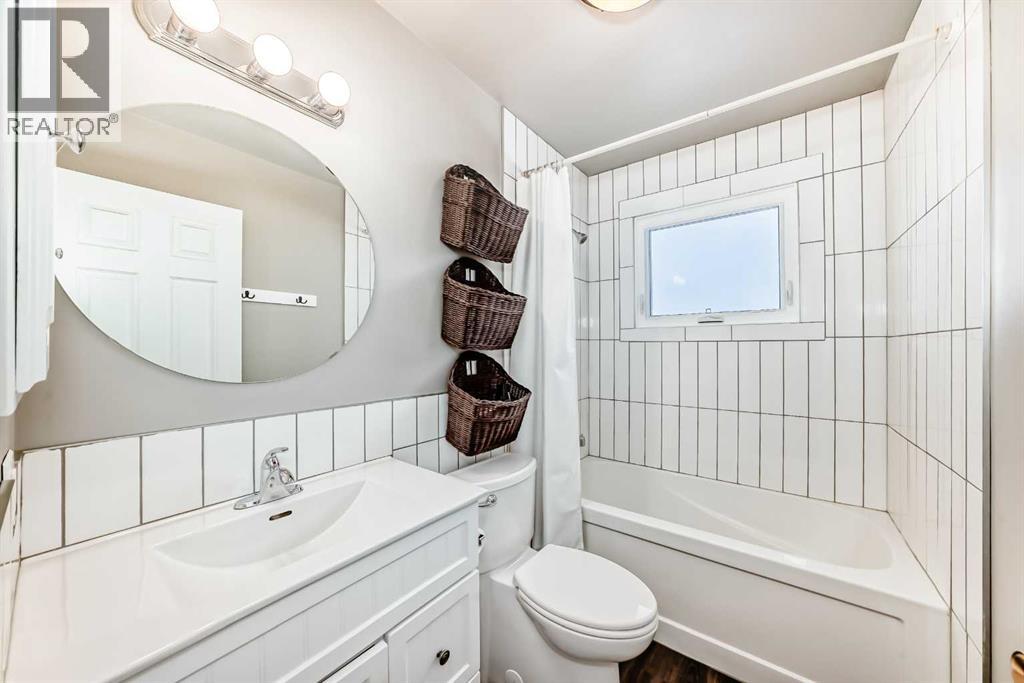 238 Berwick Drive Nw, Calgary, Alberta  T3K 1P5 - Photo 39 - A2276956