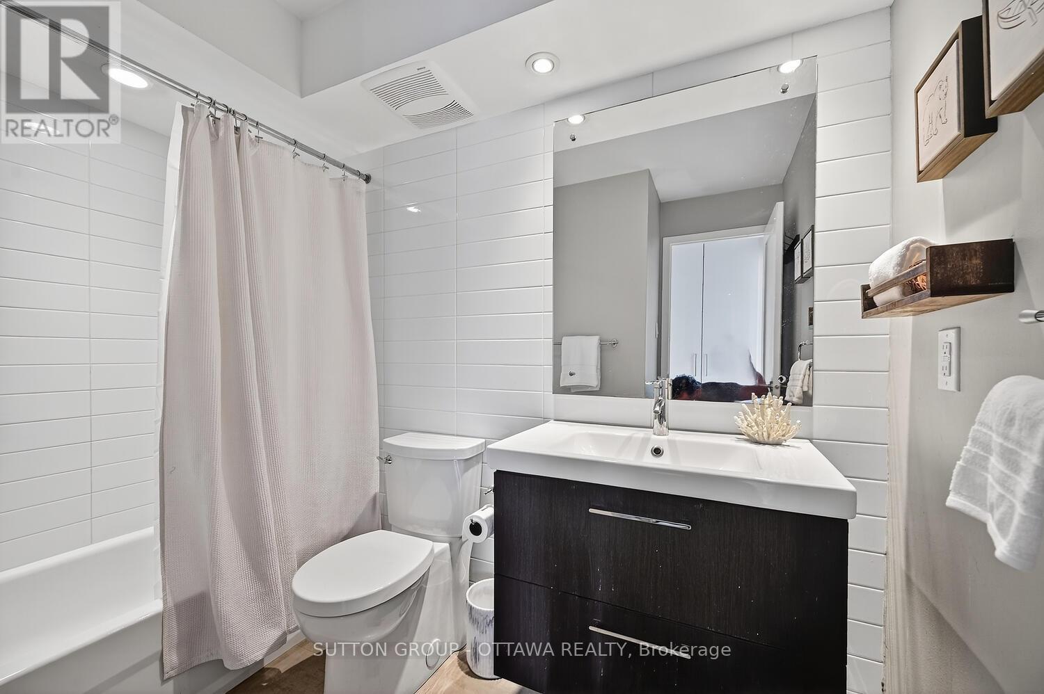 317 - 214 Viewmount Drive, Ottawa, Ontario  K2E 7X3 - Photo 12 - X12664224