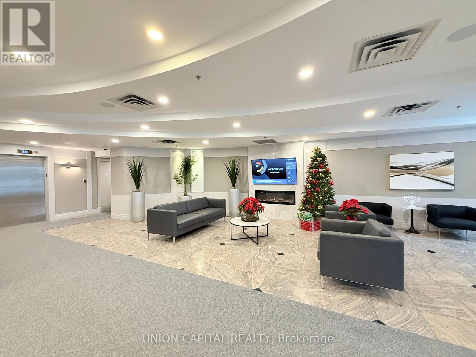 308 - 39 Oneida Crescent, Richmond Hill, Ontario  L4B 4T9 - Photo 3 - N12664200