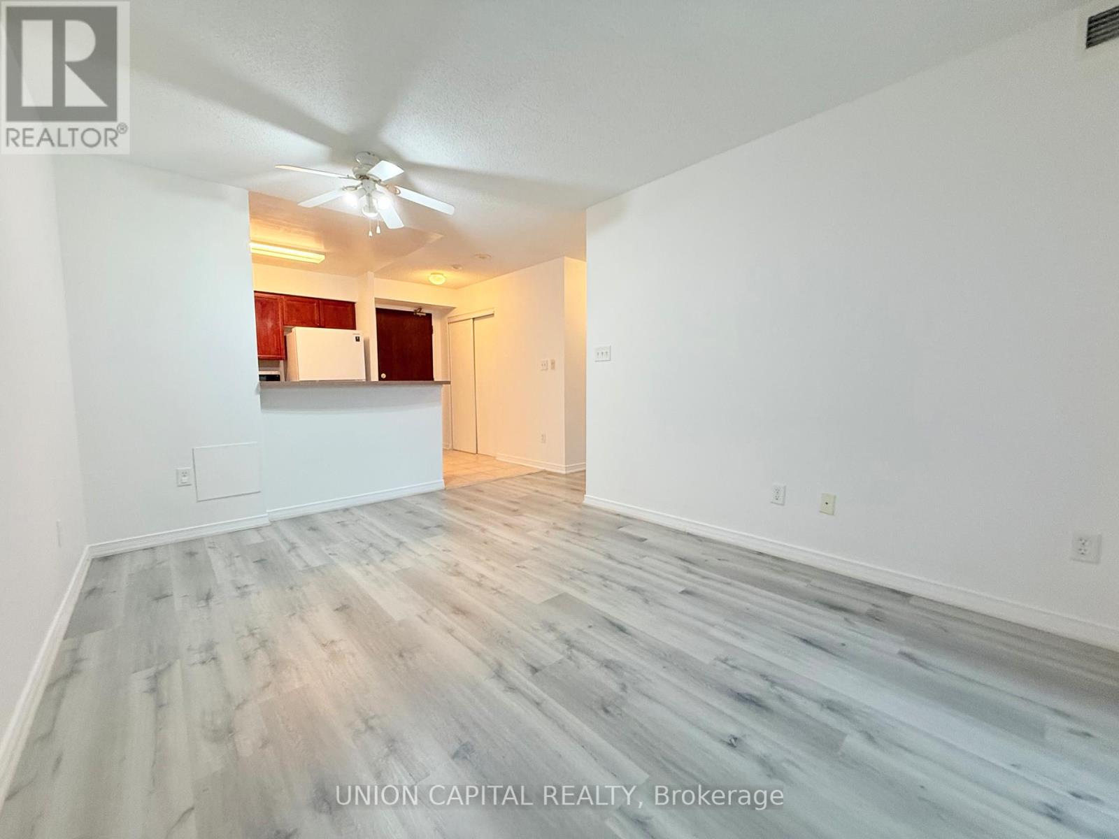 308 - 39 Oneida Crescent, Richmond Hill, Ontario  L4B 4T9 - Photo 8 - N12664200