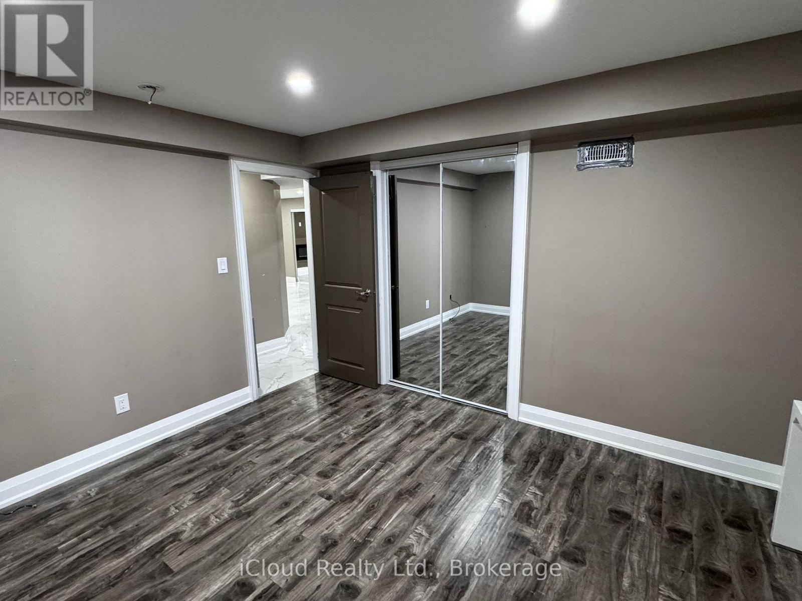 Basement - 6289 Donway Drive, Mississauga, Ontario  L5V 1J6 - Photo 18 - W12664178