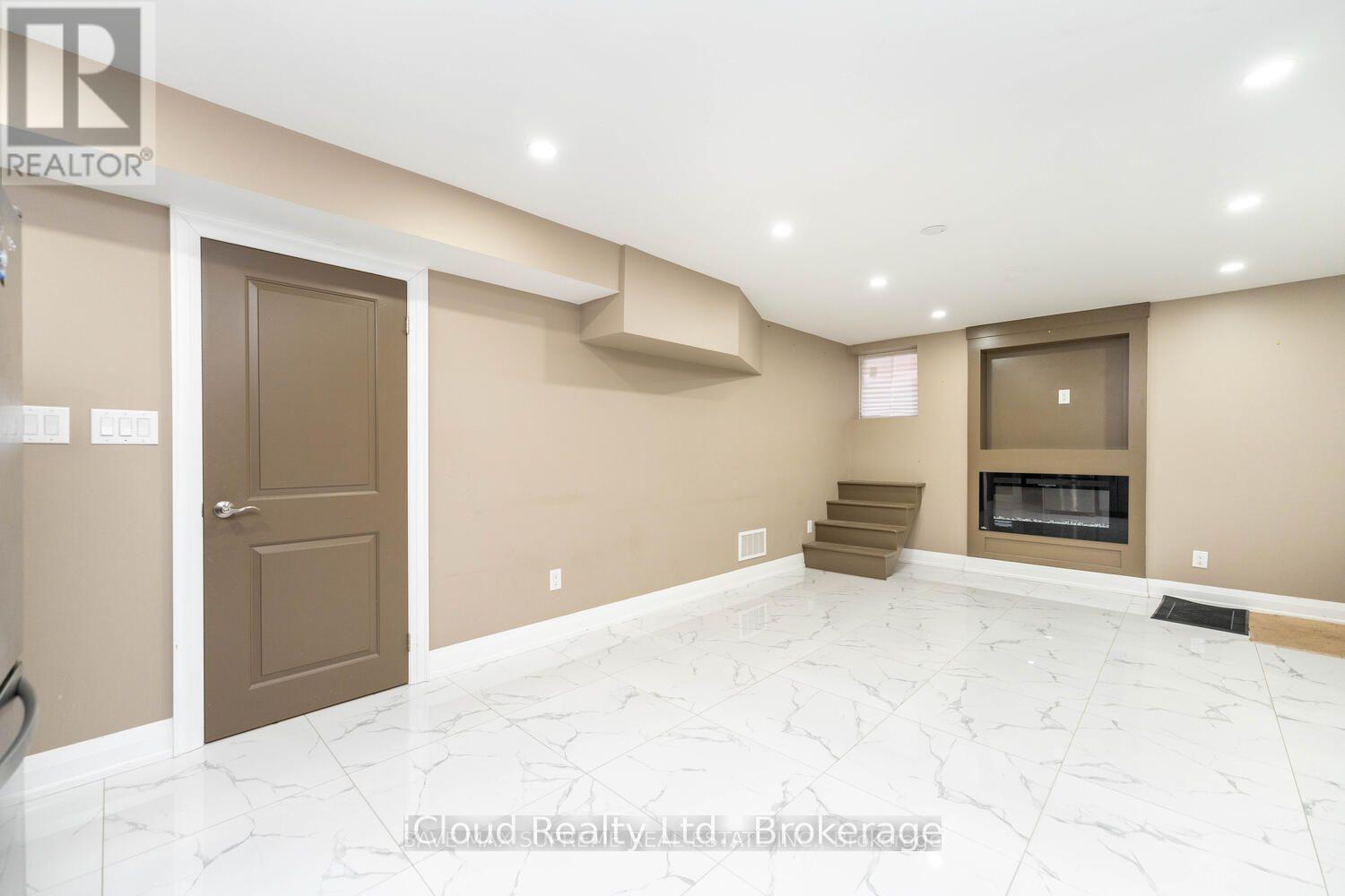 Basement - 6289 Donway Drive, Mississauga, Ontario  L5V 1J6 - Photo 6 - W12664178