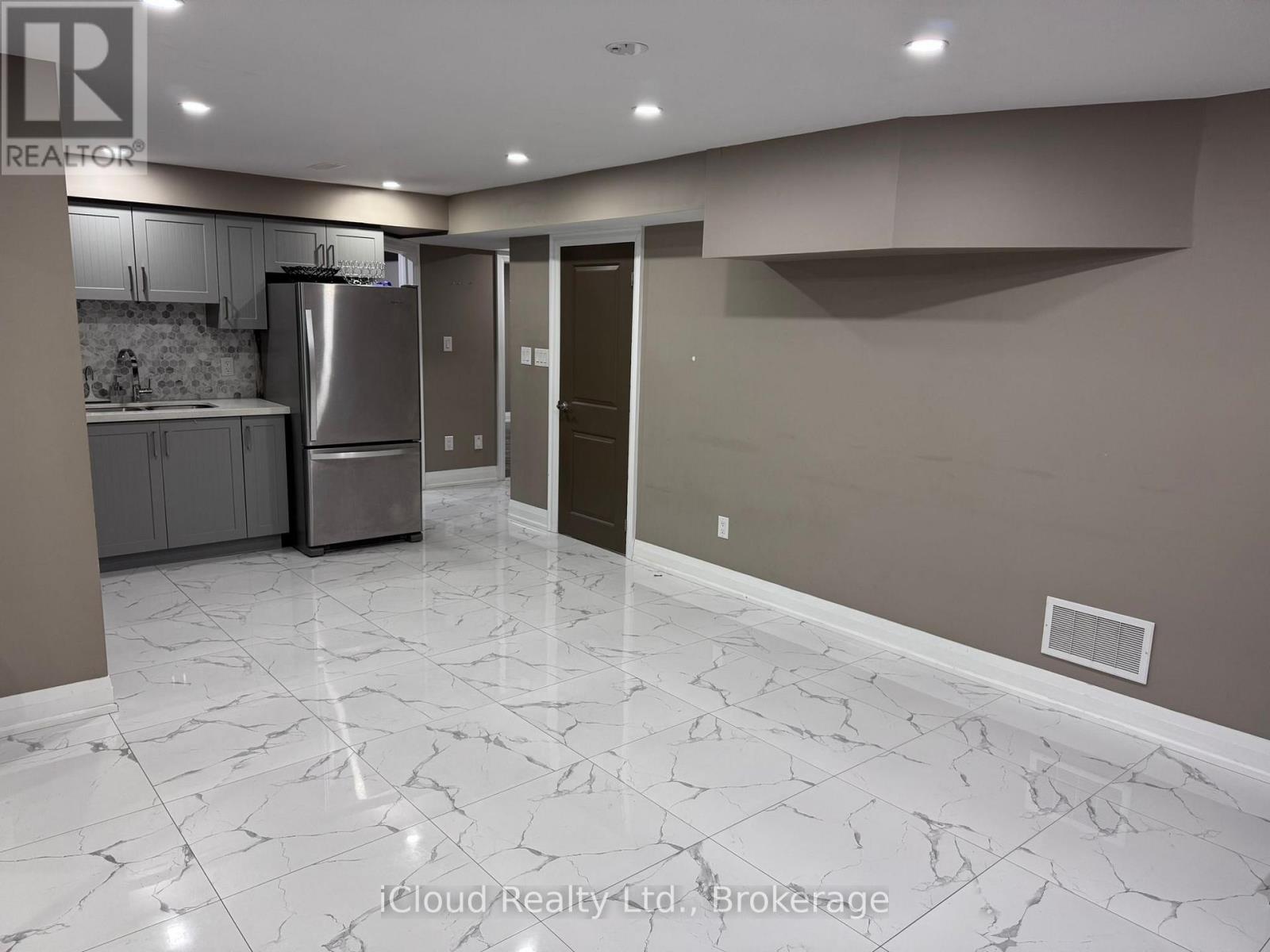 Basement - 6289 Donway Drive, Mississauga, Ontario  L5V 1J6 - Photo 8 - W12664178