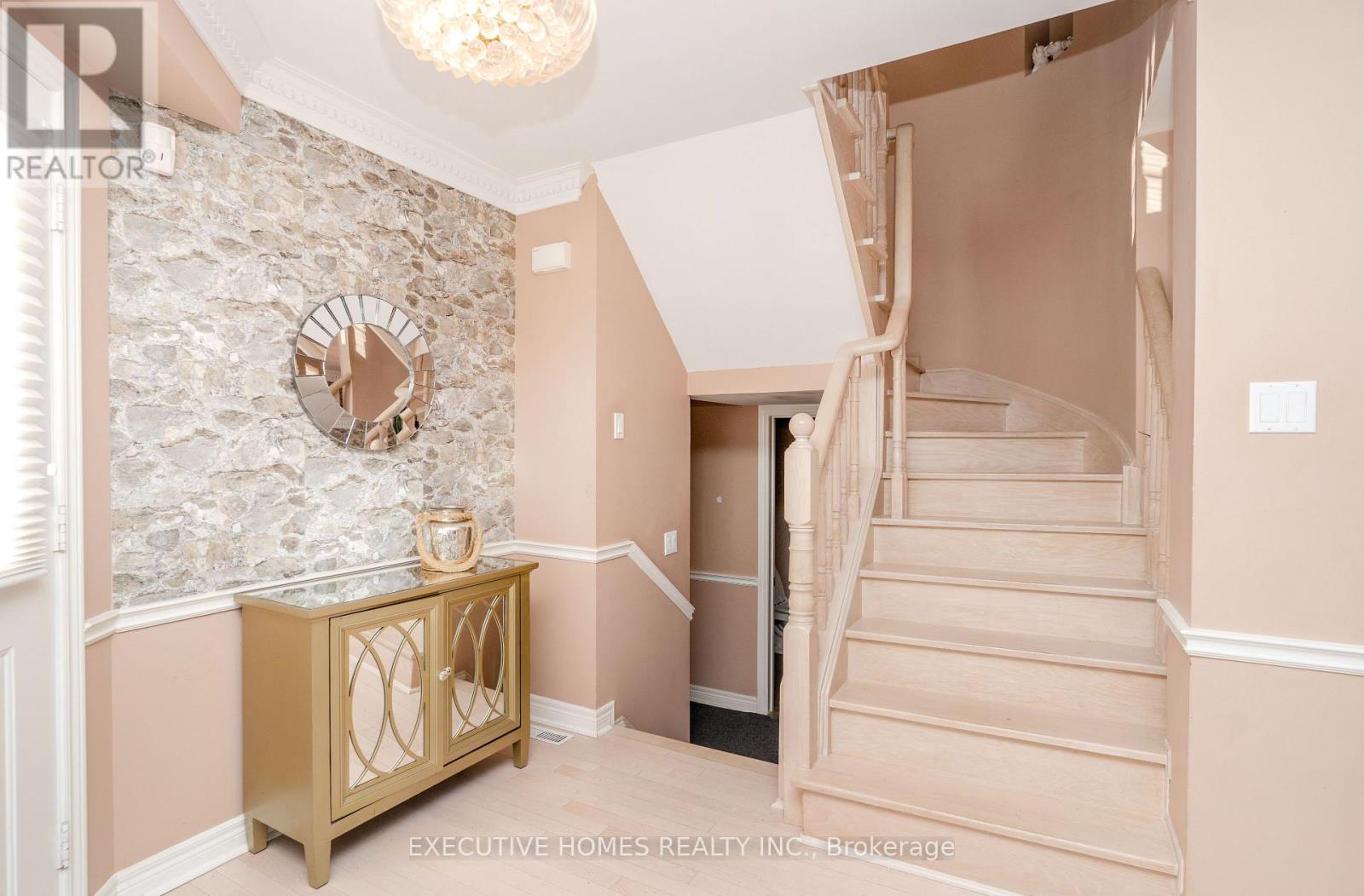 10 Safari Court, Brampton, Ontario  L7A 1G8 - Photo 19 - W12664184