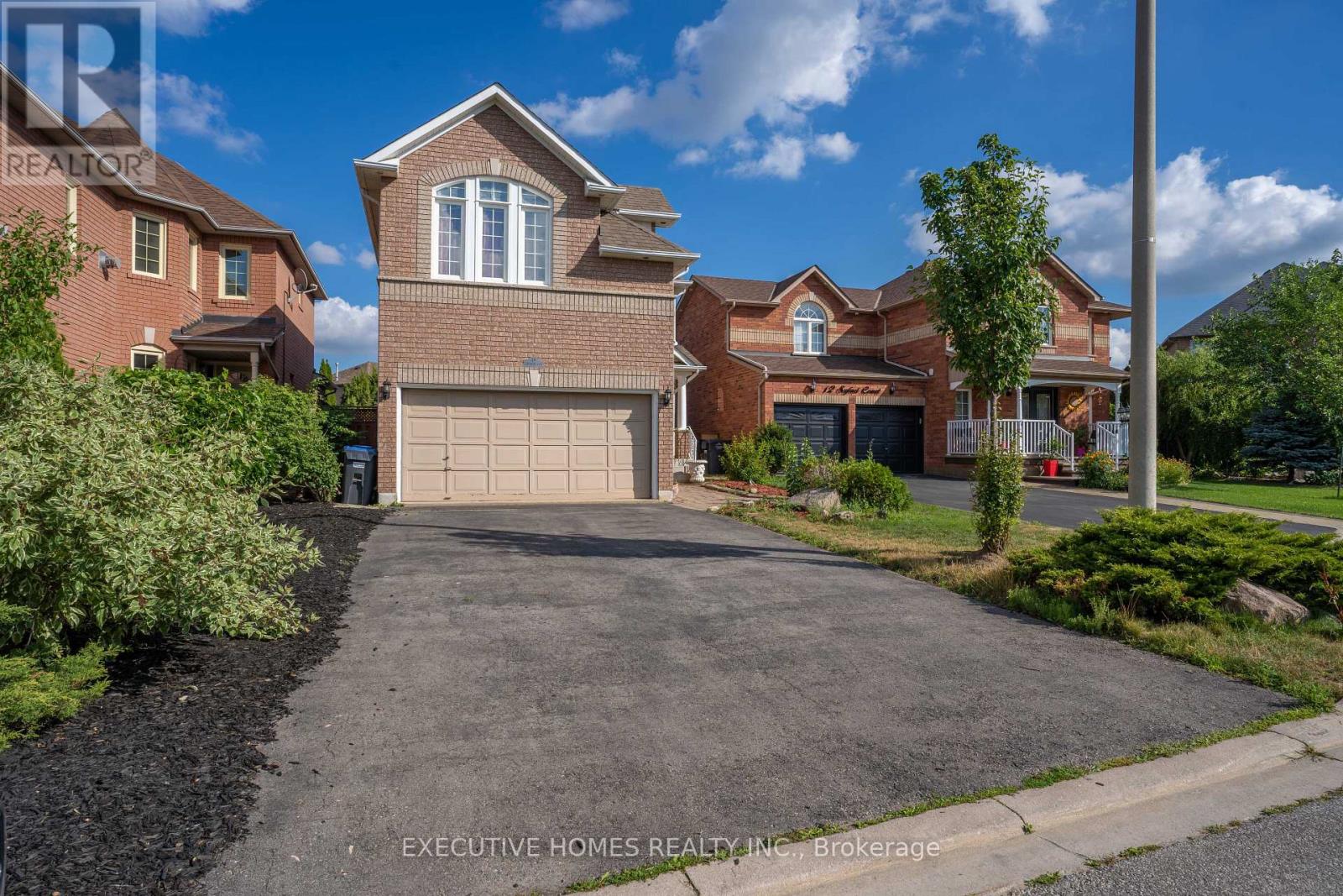 10 Safari Court, Brampton, Ontario  L7A 1G8 - Photo 3 - W12664184