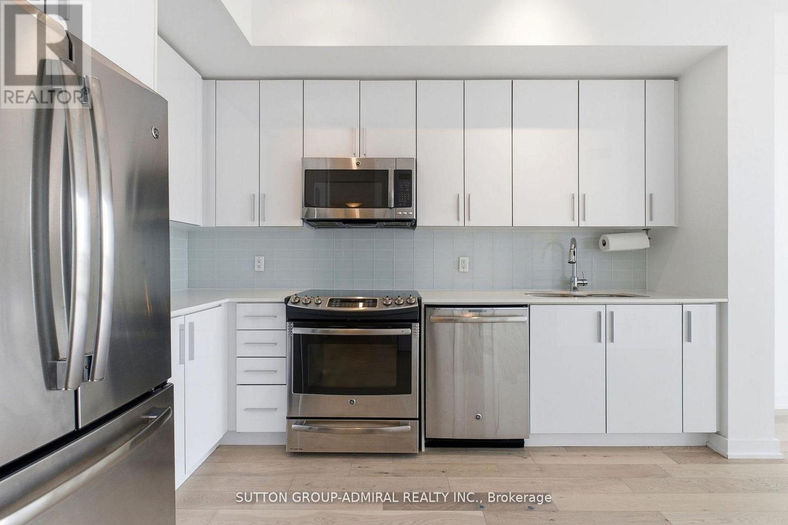 3010 - 2212 Lake Shore Boulevard W, Toronto, Ontario  M8V 0C2 - Photo 5 - W12664188