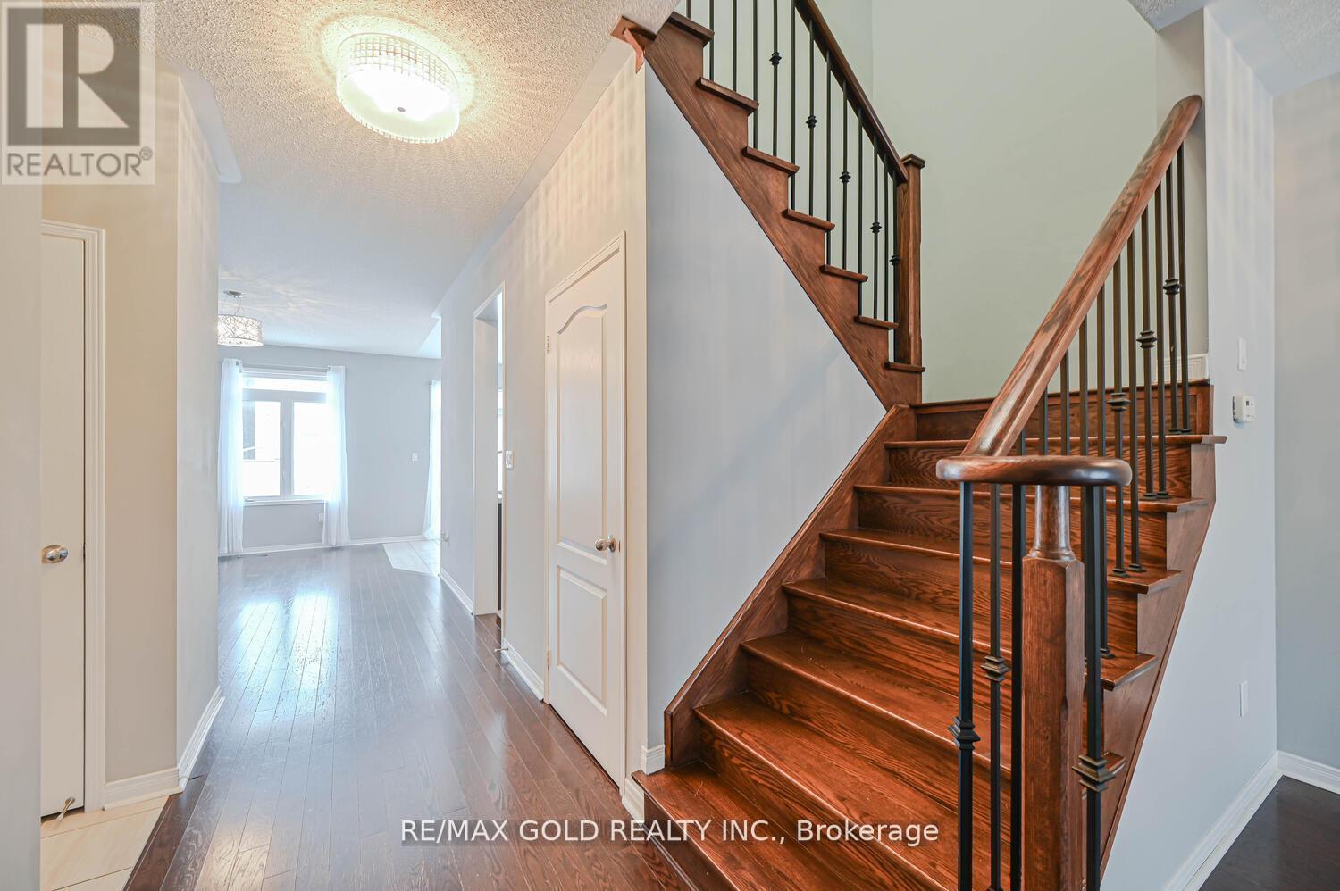 67 Zelda Road, Brampton, Ontario  L6R 3V4 - Photo 4 - W12664212