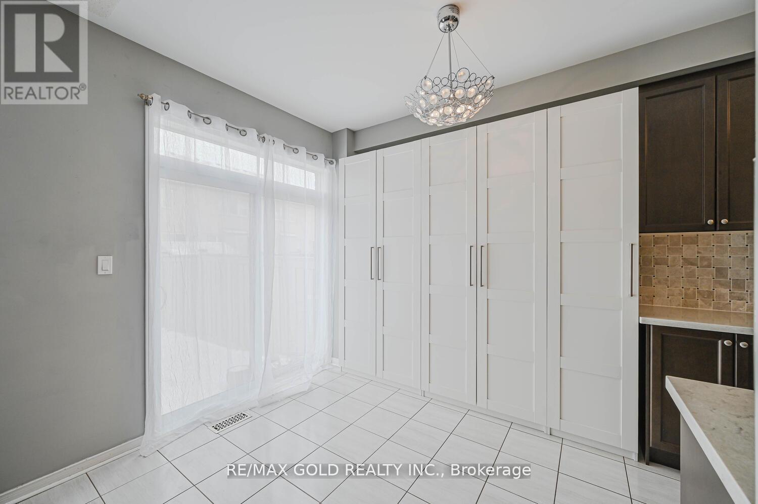 67 Zelda Road, Brampton, Ontario  L6R 3V4 - Photo 9 - W12664212