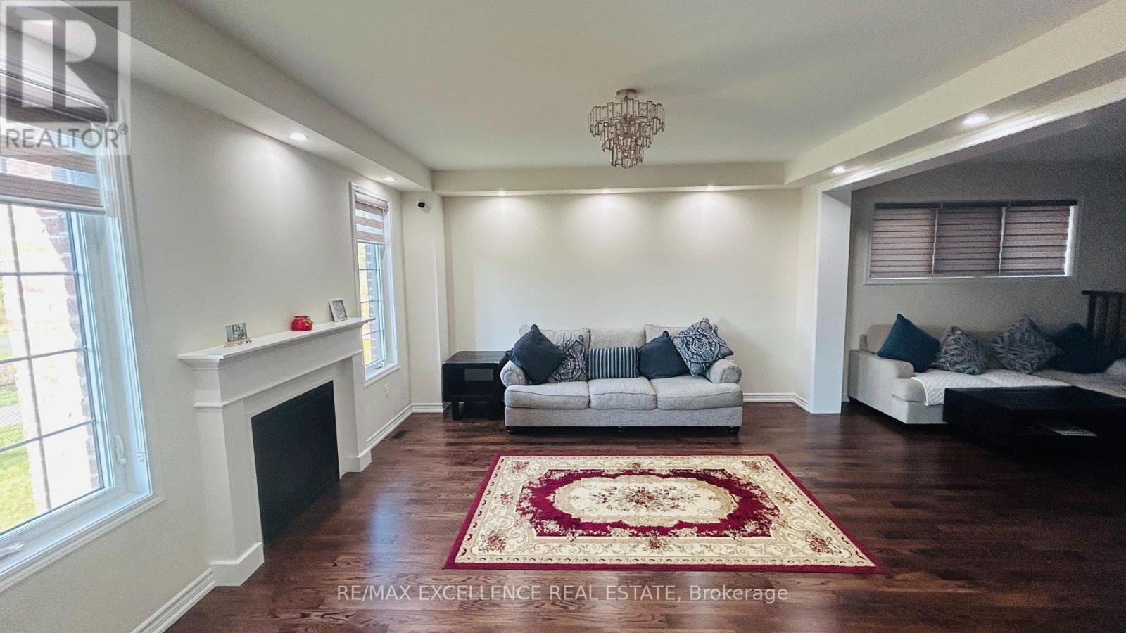 25 Divers Road, Brampton, Ontario  L7A 5C8 - Photo 2 - W12664238