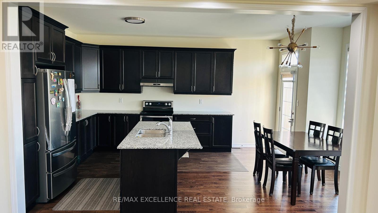 25 Divers Road, Brampton, Ontario  L7A 5C8 - Photo 5 - W12664238