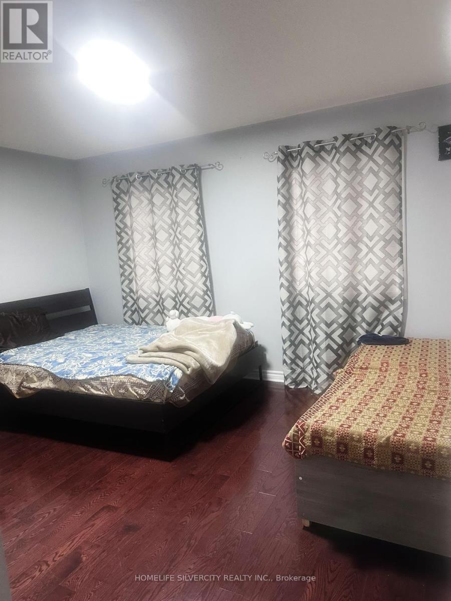 33 Triple Crown Drive, Brampton, Ontario  L6S 0A4 - Photo 10 - W12664244