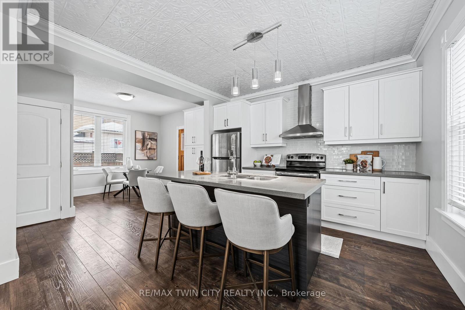 11 Heins Avenue, Kitchener, Ontario  N2G 1Z7 - Photo 13 - X12641440