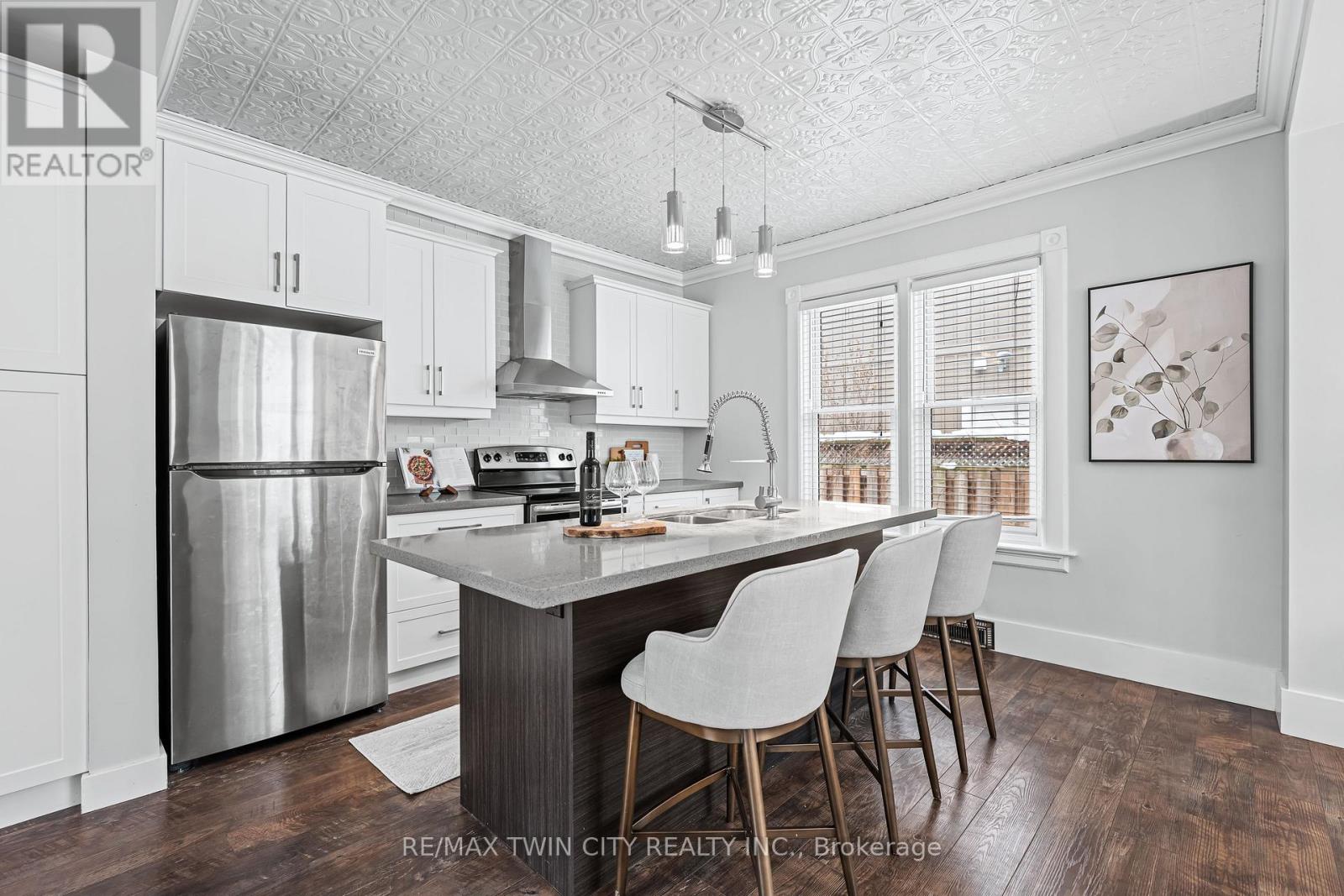 11 Heins Avenue, Kitchener, Ontario  N2G 1Z7 - Photo 14 - X12641440