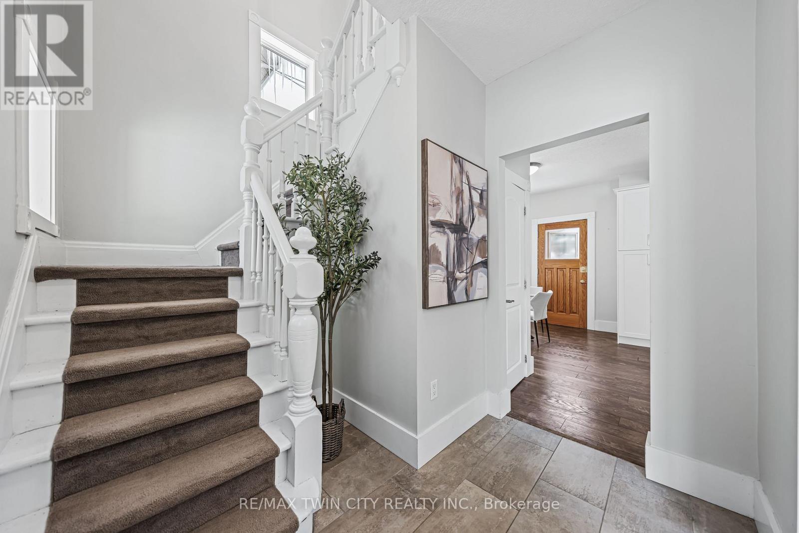 11 Heins Avenue, Kitchener, Ontario  N2G 1Z7 - Photo 23 - X12641440