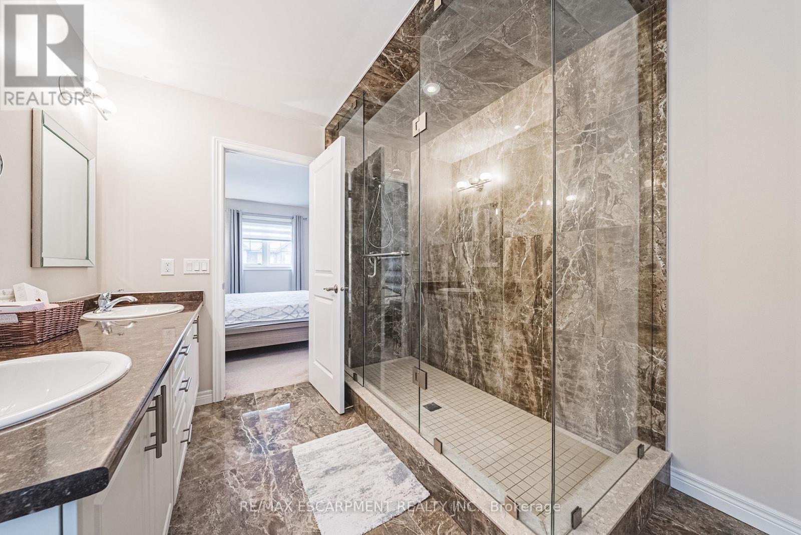 96 Hidden Ridge Crescent, Hamilton, Ontario  L9A 2X3 - Photo 34 - X12664176