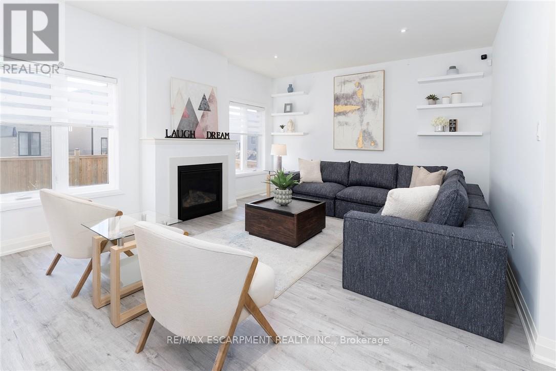 388 Klein Circle, Hamilton, Ontario  L9G 3K9 - Photo 13 - X12664234