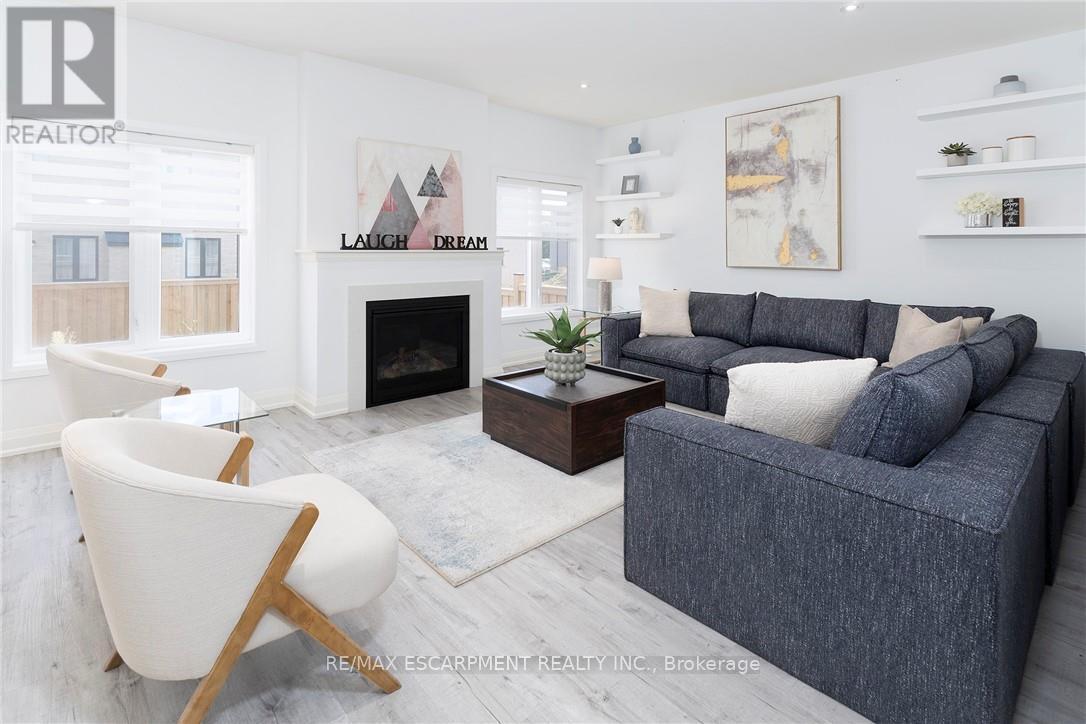 388 Klein Circle, Hamilton, Ontario  L9G 3K9 - Photo 15 - X12664234