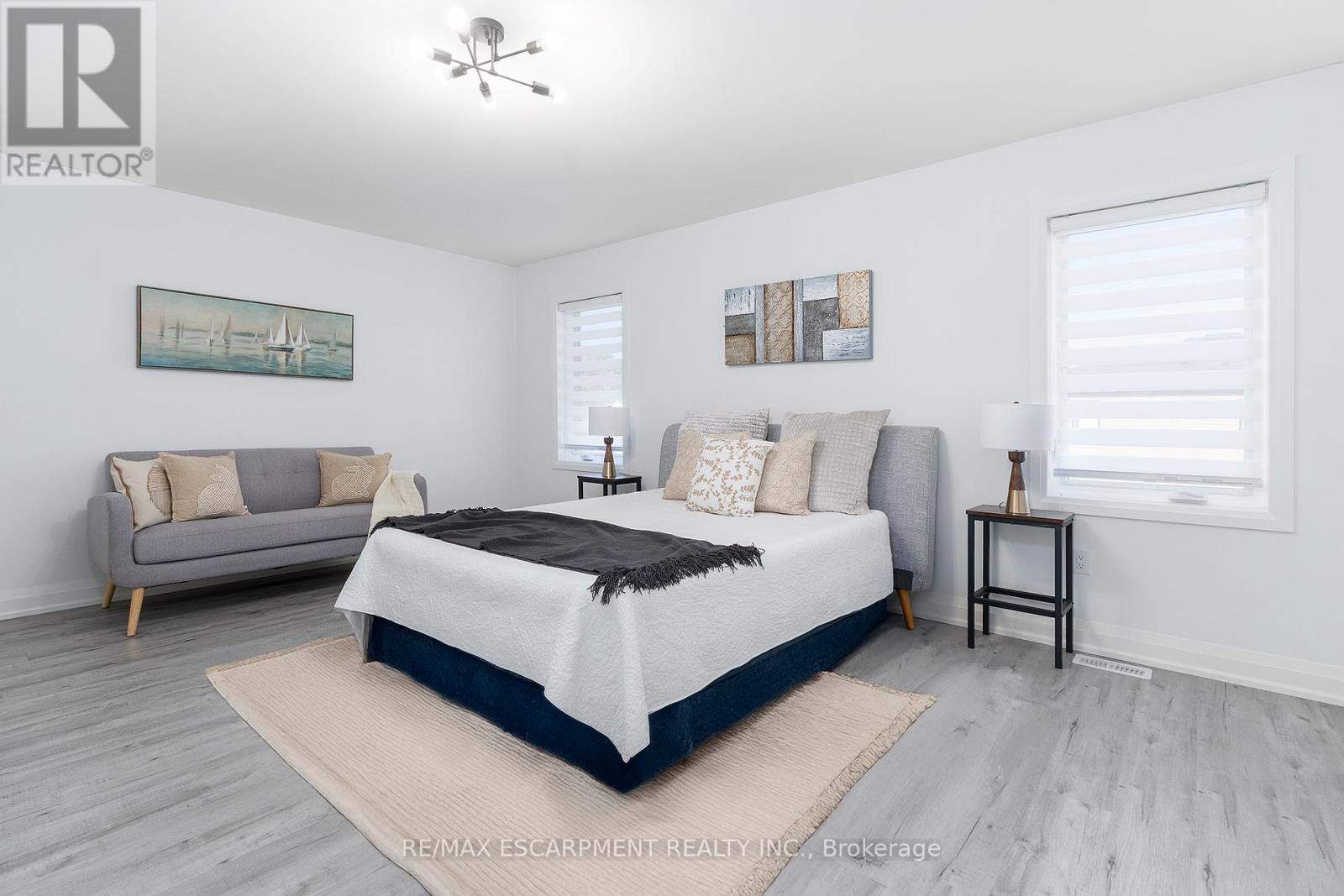 388 Klein Circle, Hamilton, Ontario  L9G 3K9 - Photo 18 - X12664234