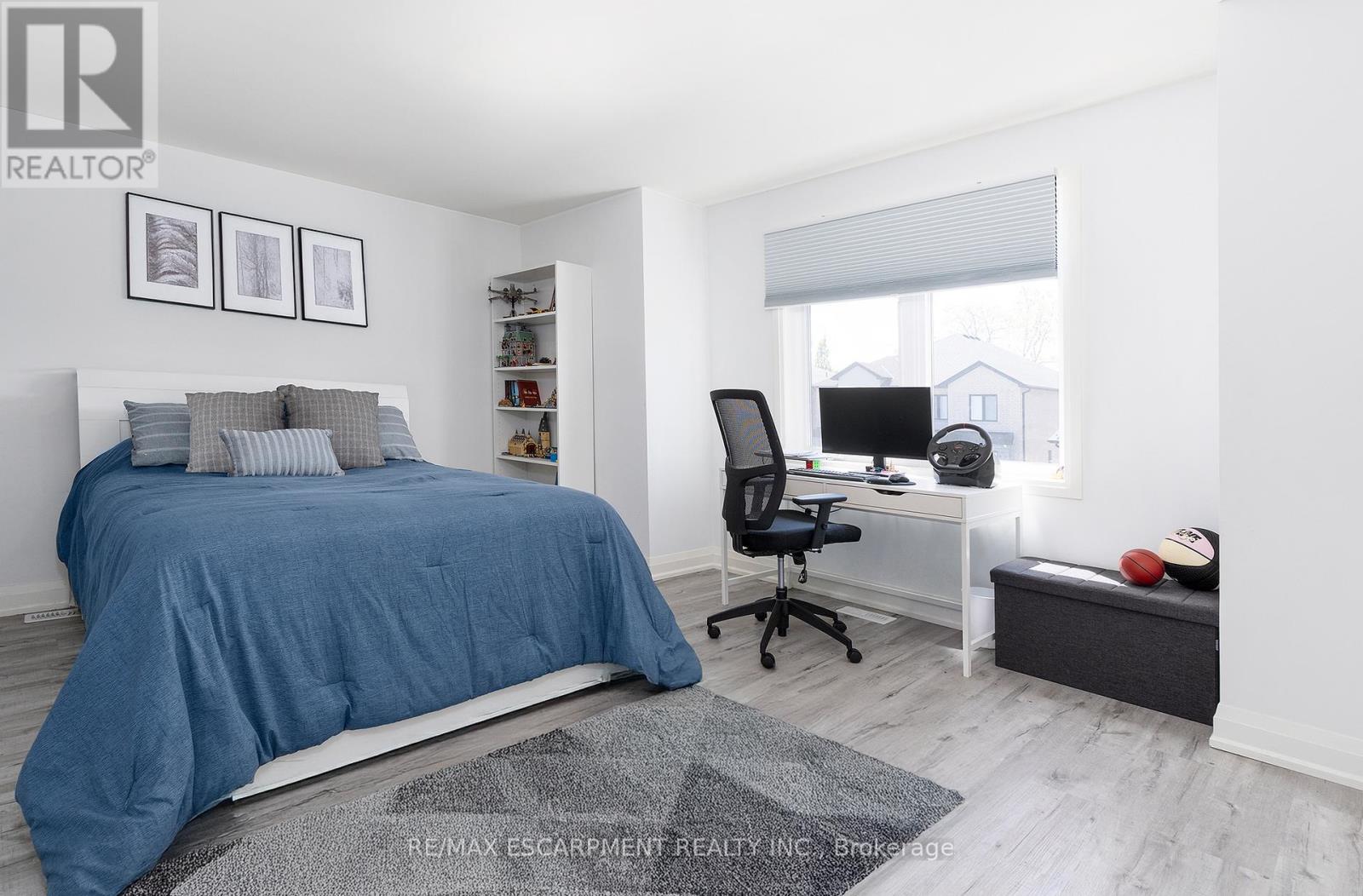 388 Klein Circle, Hamilton, Ontario  L9G 3K9 - Photo 20 - X12664234