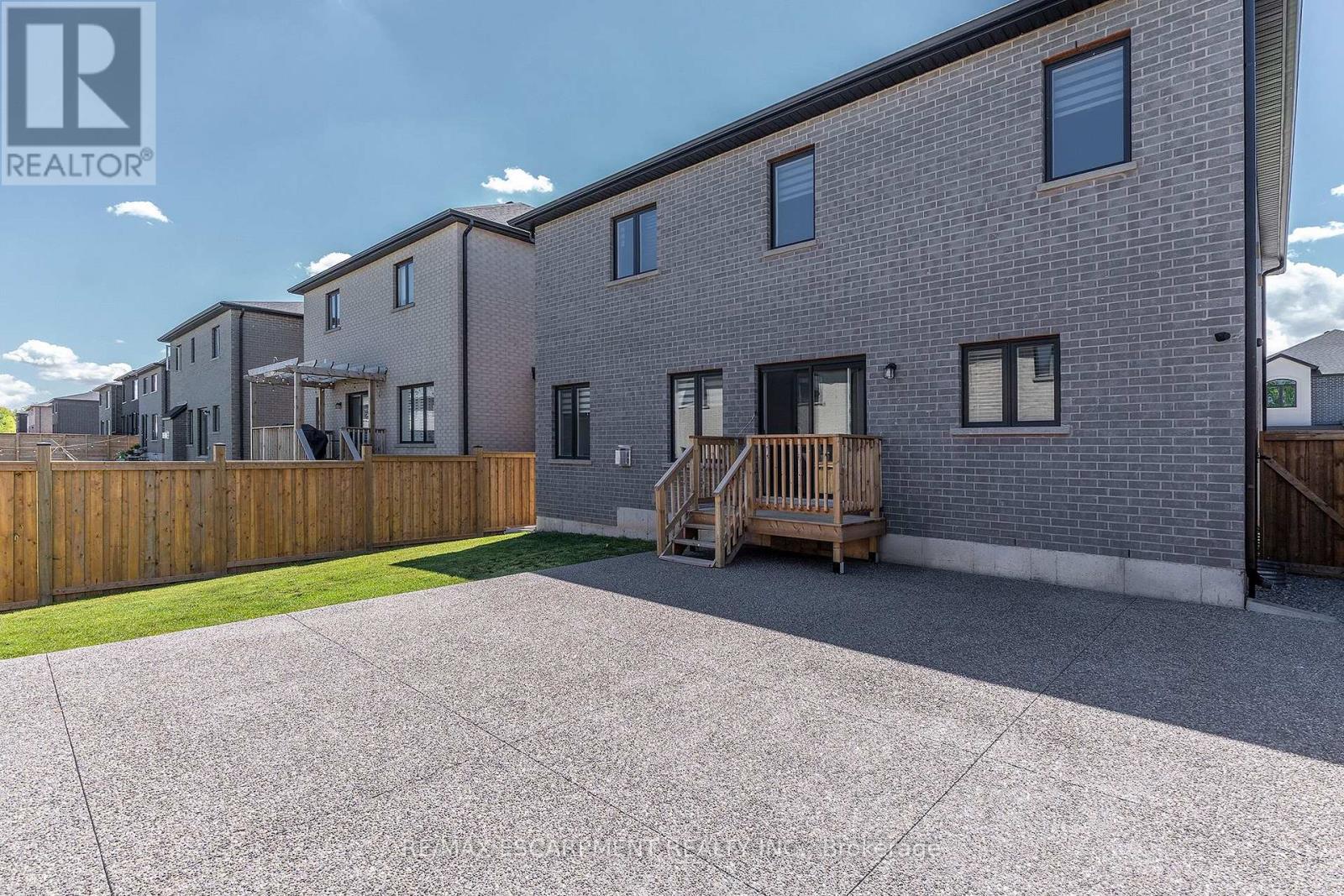 388 Klein Circle, Hamilton, Ontario  L9G 3K9 - Photo 27 - X12664234