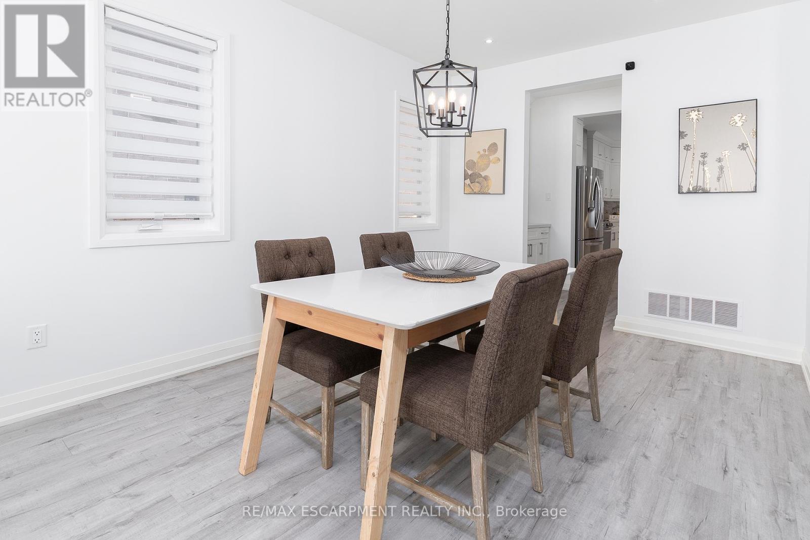 388 Klein Circle, Hamilton, Ontario  L9G 3K9 - Photo 5 - X12664234