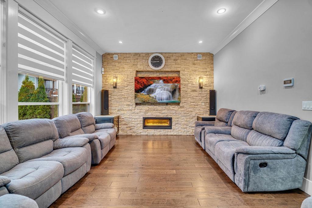 5529 188a Street, Surrey, British Columbia  V3S 6S4 - Photo 6 - R3076043