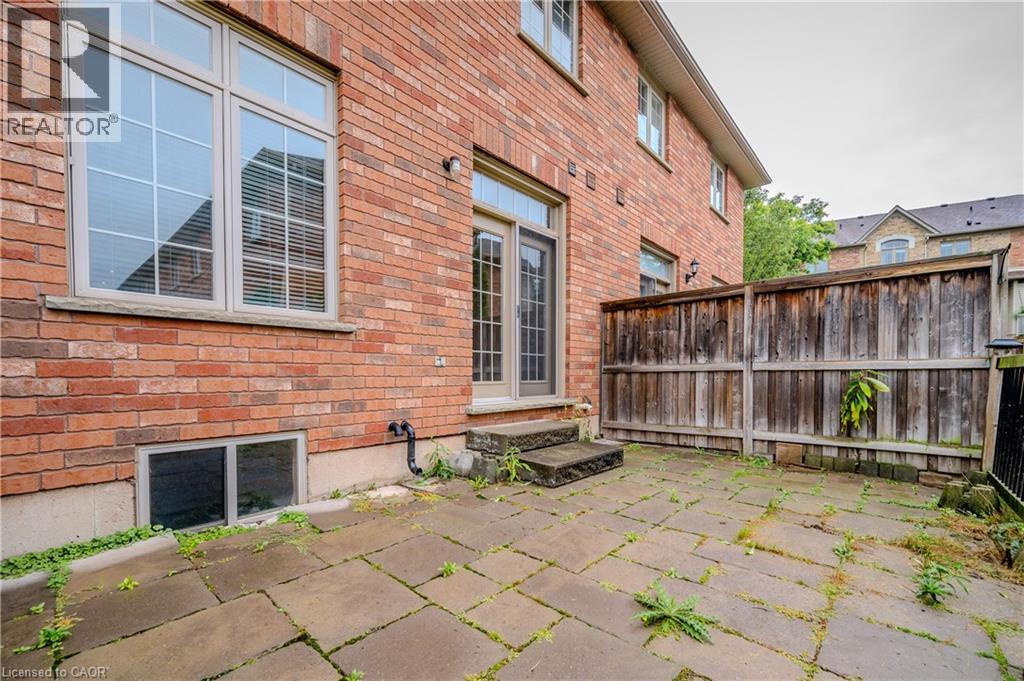 2282 Orchard Road Unit# 27, Burlington, Ontario  L7L 0B5 - Photo 3 - 40795944