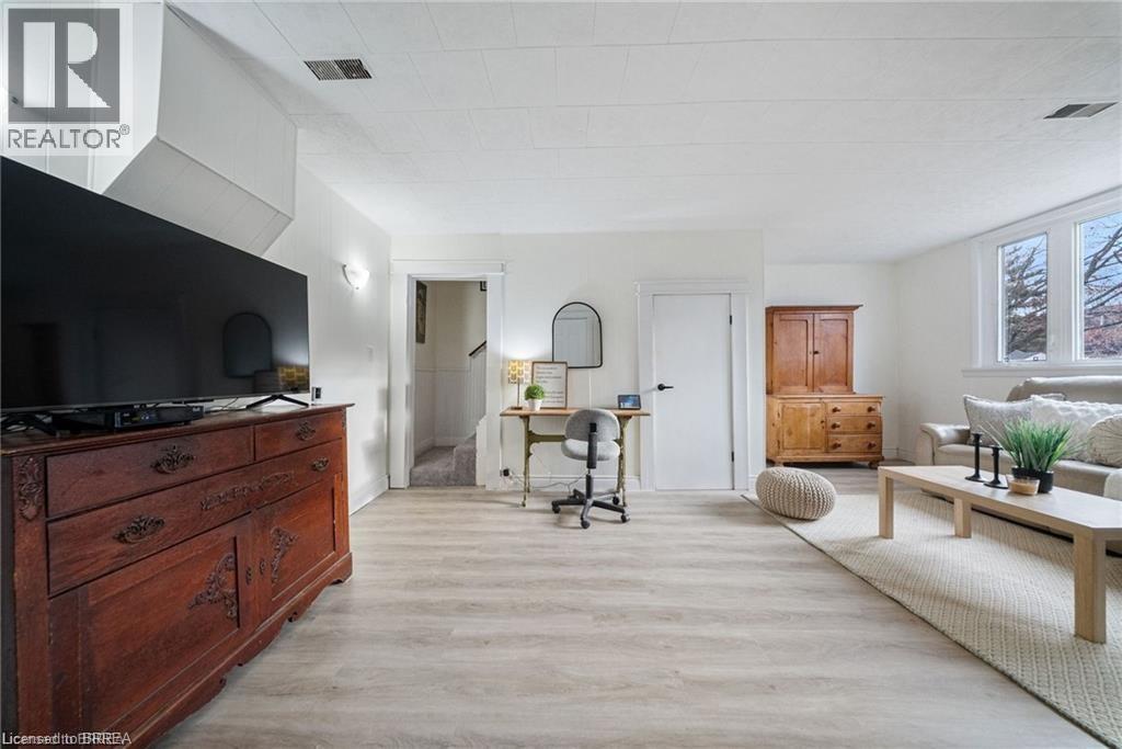 68 Oak Street, Brantford, Ontario  N3T 2B1 - Photo 7 - 40795993