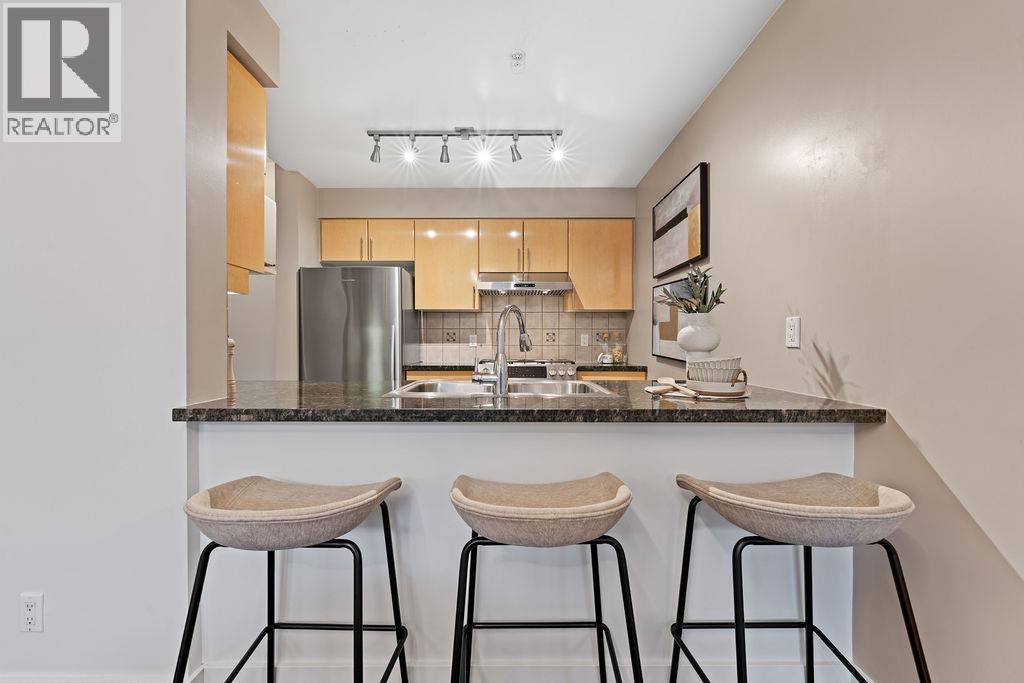 123 Aquarius Mews, Vancouver, British Columbia  V6Z 2Z1 - Photo 18 - R3076068