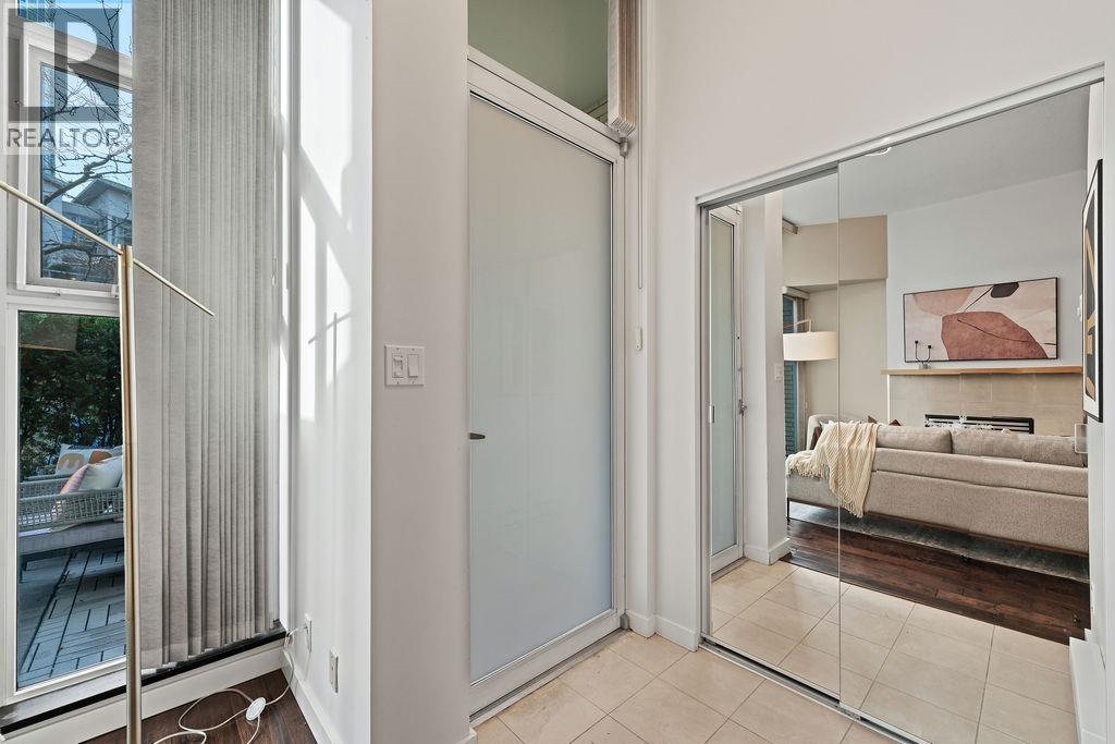 123 Aquarius Mews, Vancouver, British Columbia  V6Z 2Z1 - Photo 8 - R3076068