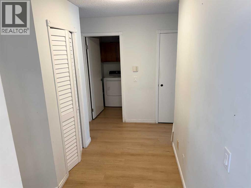 651 Macewan Drive Nw, Calgary, Alberta  T3K 3R1 - Photo 9 - A2276496