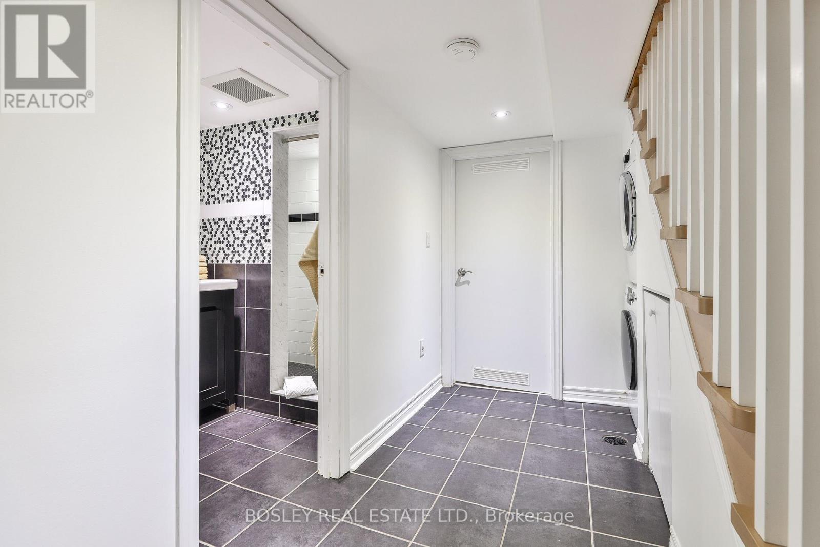 663 Vaughan Road, Toronto, Ontario  M6E 2Y4 - Photo 26 - C12664268